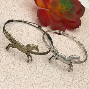🌼 Burnished Metal Horse Wire Hook Bangle Bracelet